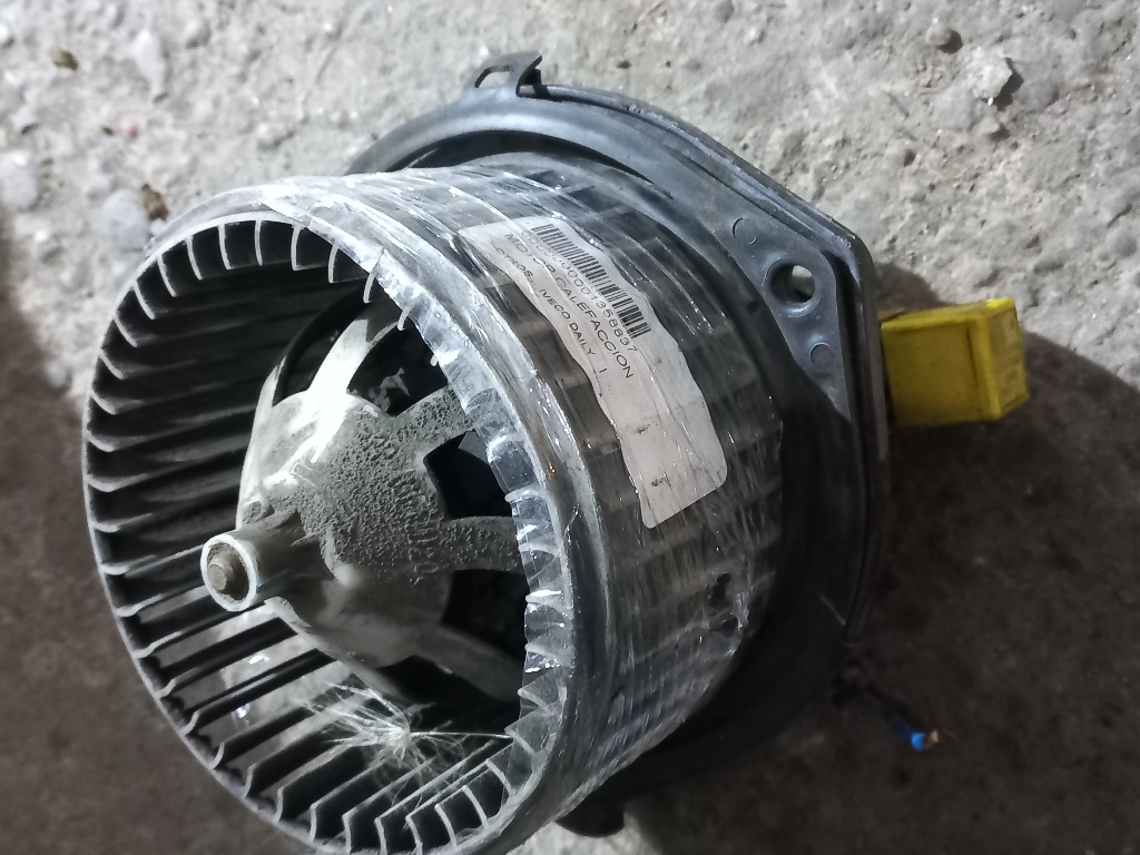 (10692) Моторчик печки Iveco Daily 1999 570630200 - фото2