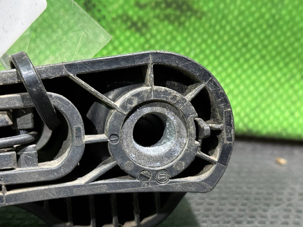 (15008) Щеткодержатель задний Citroen C4 Picasso 2006 фото-5