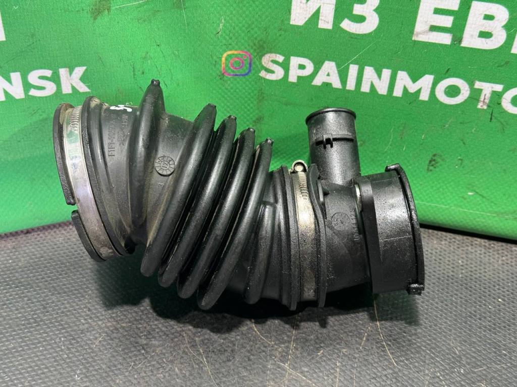 (51216) Патрубок воздушного фильтра Ford Focus III 2016 1,5 TDCi AV616C784AF - фото1