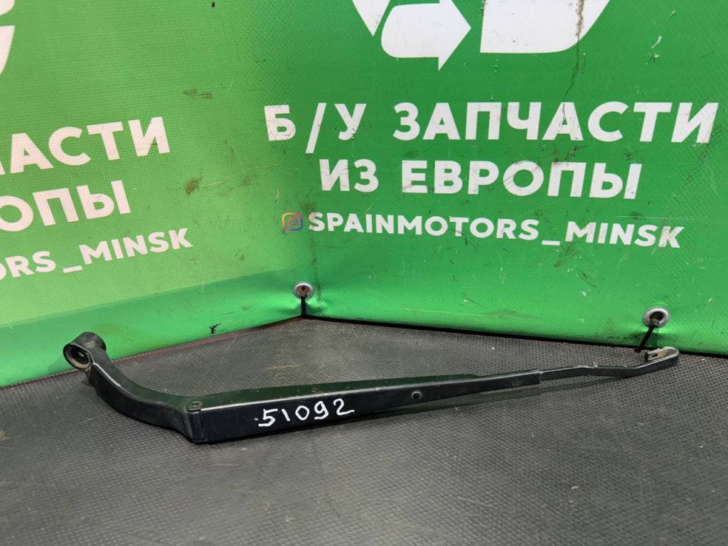 (51092) Щеткодержатель (поводок стеклоочистителя, дворник) Toyota Corolla 1995 - фото1