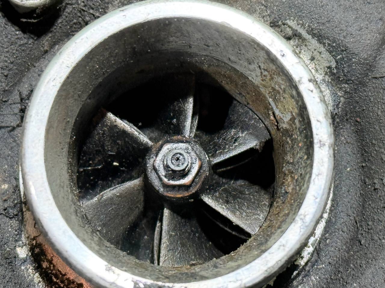 (47083) Турбина Jeep Grand Cherokee 2000 3,1 TD 4913505500 - фото2 (47083) Турбина Jeep Grand Cherokee 2000 3,1 TD 4913505500 - фото2