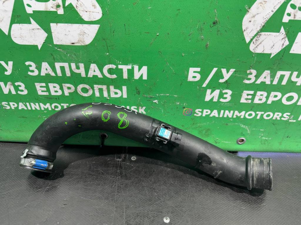 (53931) Патрубок интеркулера Mitsubishi Space Star 2002 1,9 DCi 30620813, 30889795 - фото1