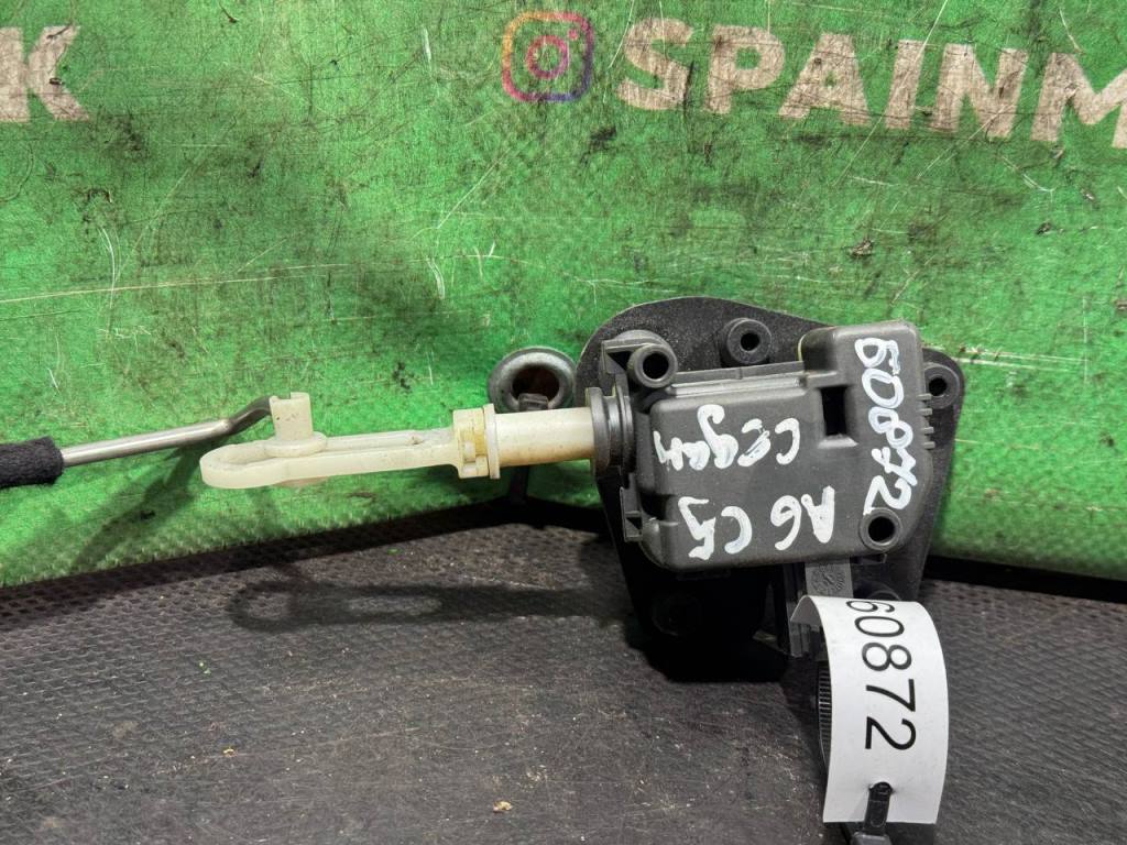 (60872) Активатор замка багажника Audi A6 C5 2000 - фото2