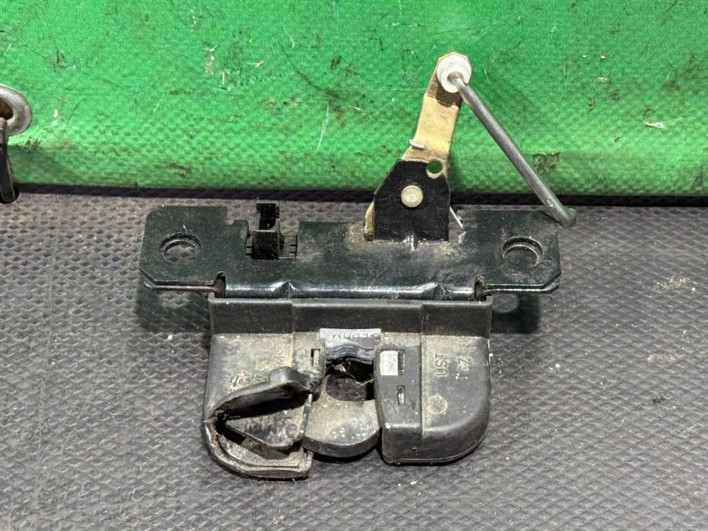 (55739) Замок багажника Porsche Cayenne 2004 - фото2