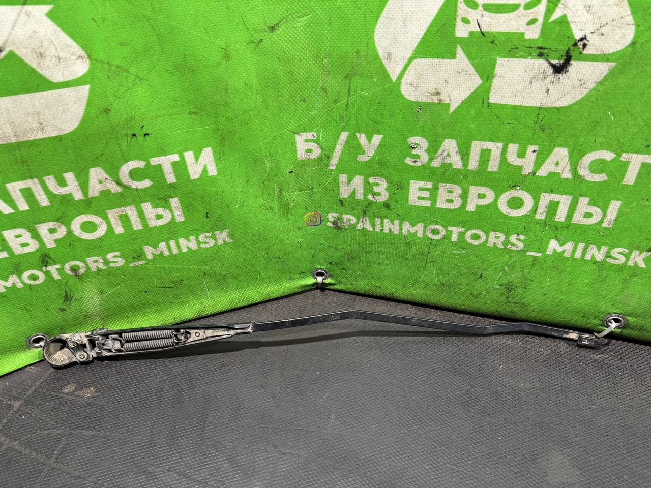 (659) Щеткодержатель (поводок стеклоочистителя, дворник) Jeep Grand Cherokee 1994 - фото2 (659) Щеткодержатель (поводок стеклоочистителя, дворник) Jeep Grand Cherokee 1994 - фото2