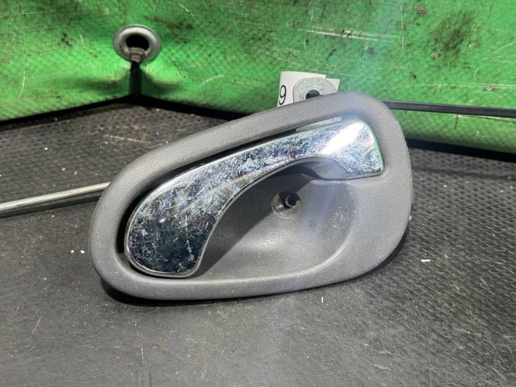 (60272) Ручка внутренняя передняя левая Mitsubishi Space Star 2000 - фото1