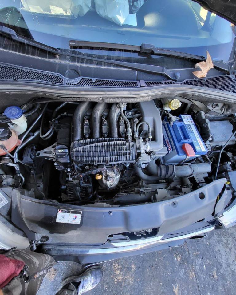 (FB601) Машинокомплект Peugeot 208 2014 1.2 i HM01, HMZ фото-5