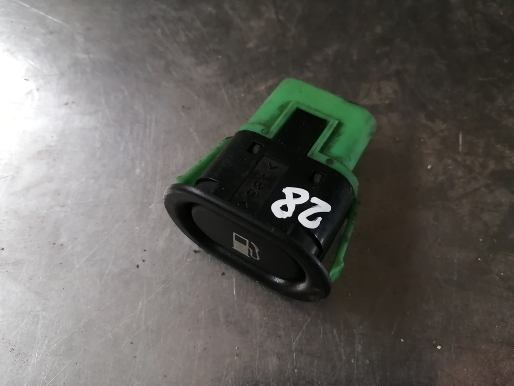 (28) Кнопка открытия лючка топливного бака Saab 9-5 2001 4617544 - фото1