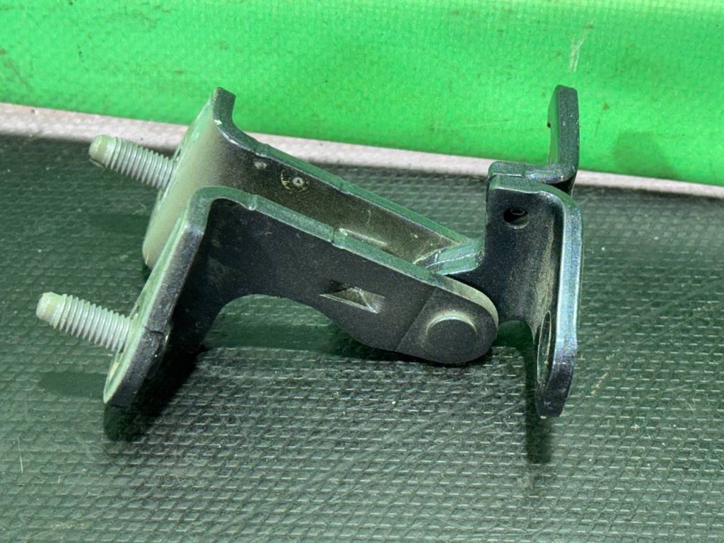 (52340) Петля двери задней правой Tesla Model 3 2022 - фото2