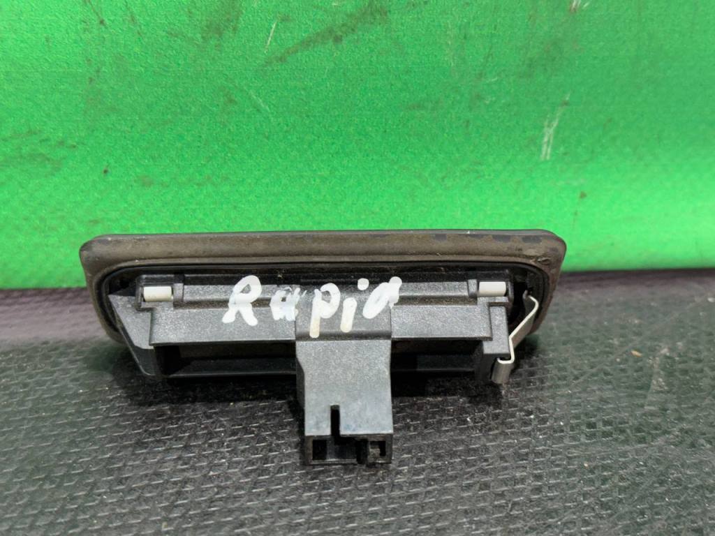 (52364) Кнопка открытия багажника Skoda Rapid 2013 5E0827566 - фото2