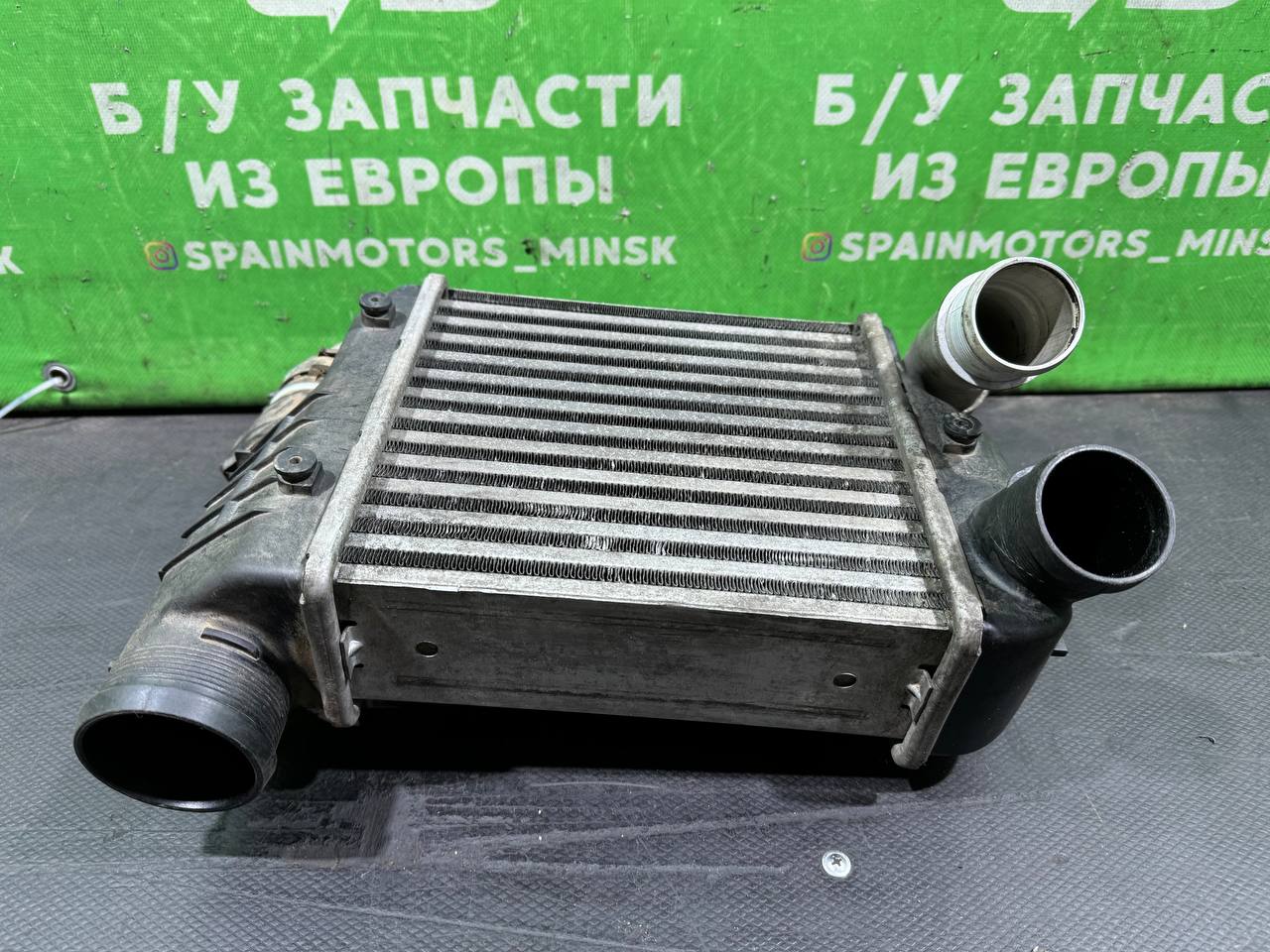 (13239) Интеркулер Audi A6 C6 2008 3 TDi 4F0145805E фото-2