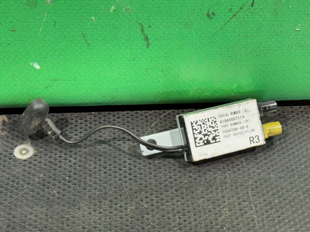 (50934) Антенна Tesla Model S 2018 100479800E - фото1