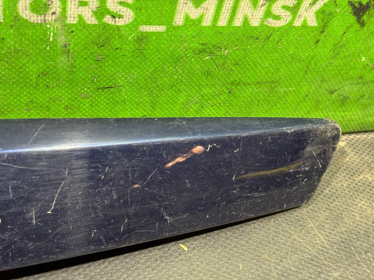 (283) Накладка подсветки номера Ford Mondeo 3 2003 1S71F43400 фото-5 (283) Накладка подсветки номера Ford Mondeo 3 2003 1S71F43400 фото-5