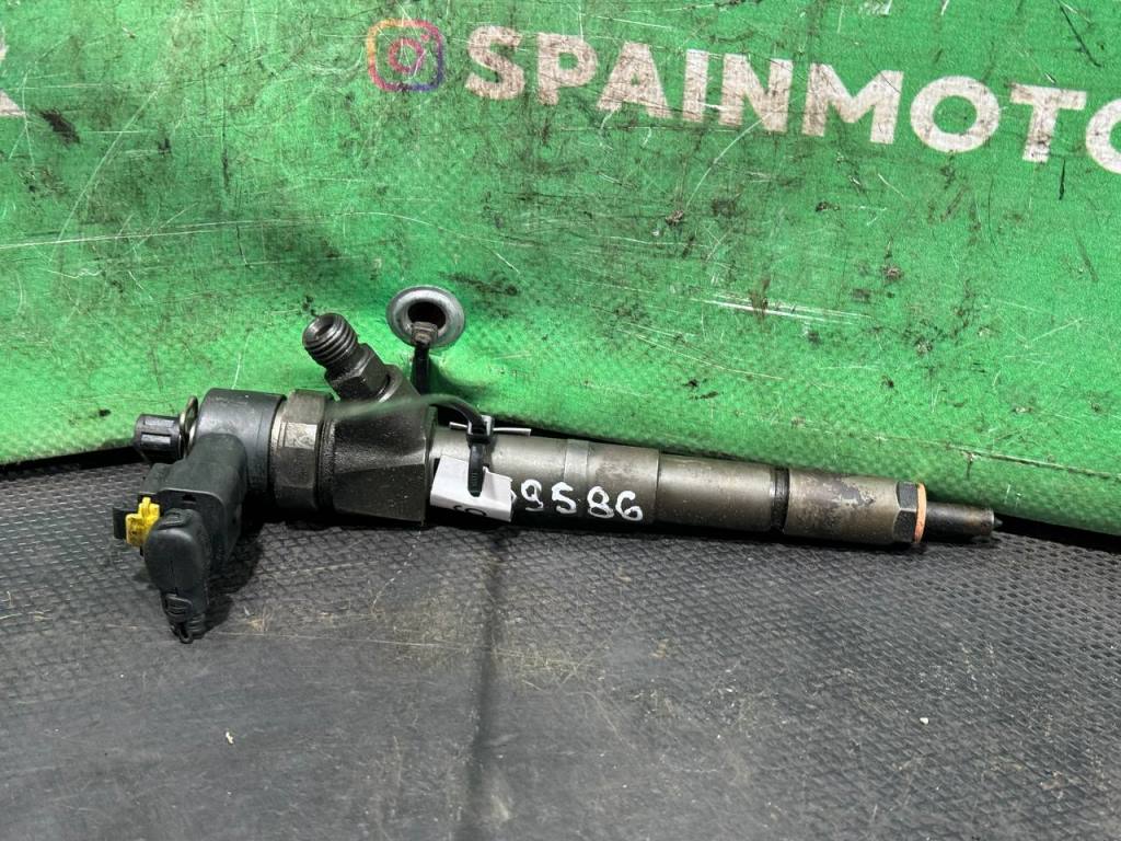 (59686) Форсунка Alfa Romeo 166 2002 2,4 JTD 0445110111 - фото1