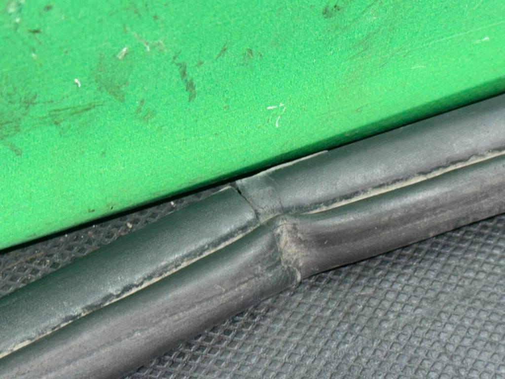 (53014) Уплотнитель двери передней правой Mitsubishi Outlander (2007-2010) 2010 фото-6