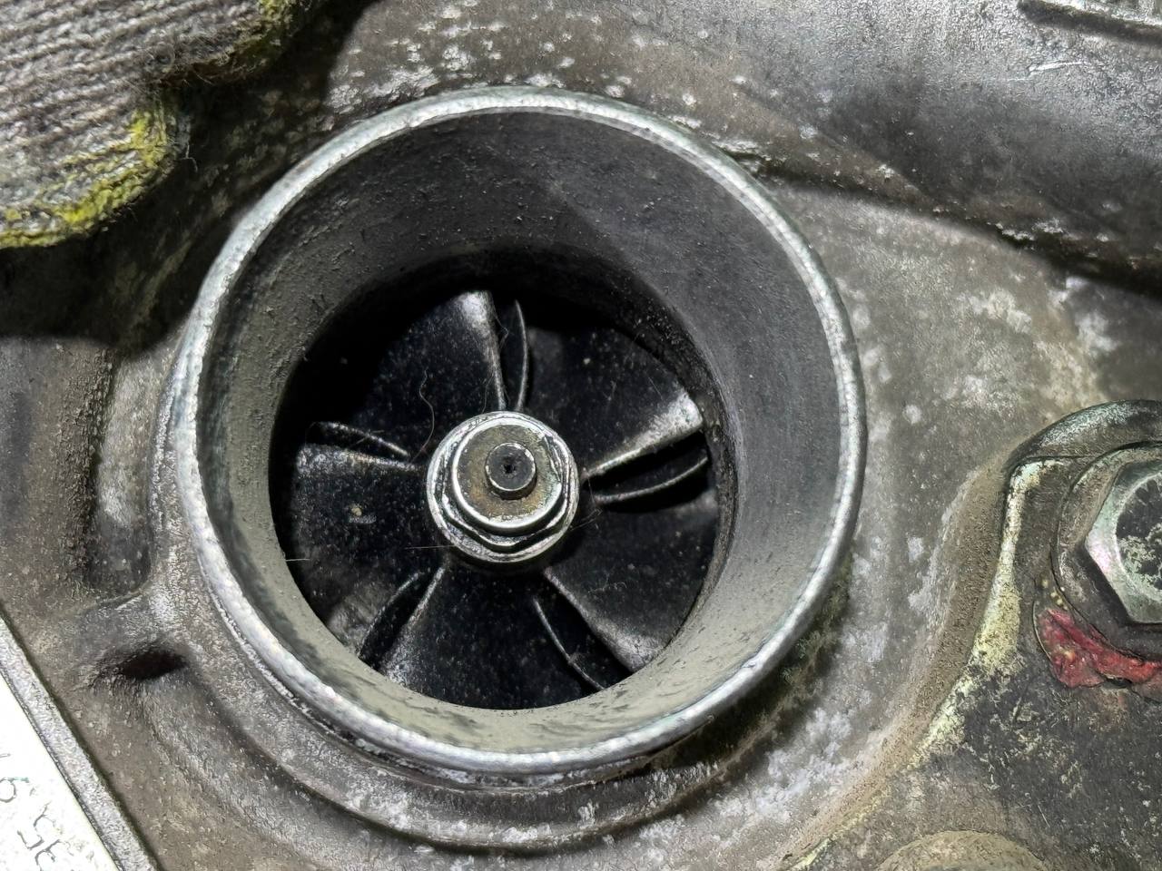 (1010) Турбина Renault Clio 2002 1,5 DCi 22735H33771 - фото2