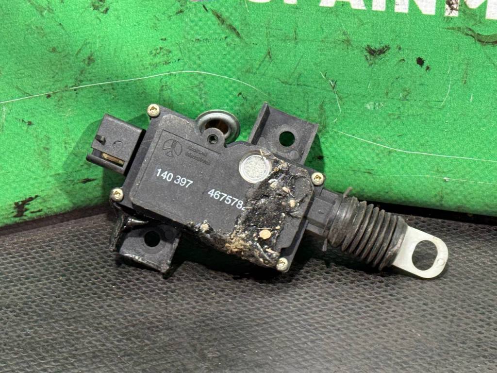 (52393) Активатор замка багажника Chrysler Voyager 1998 - фото2