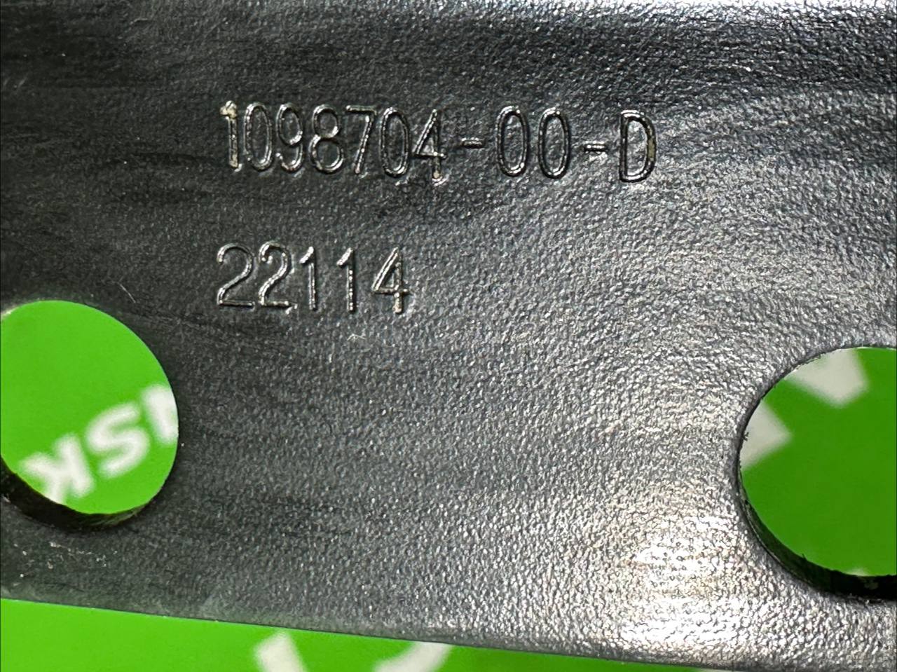 (33981) Кронштейн Tesla Model 3 2022 109870400D фото-5