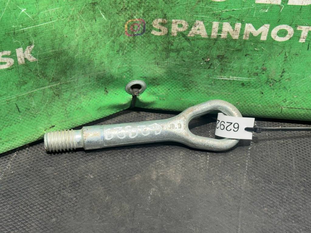 (62929) Крюк буксировочный Mercedes ML W164 2009 - фото1 (62929) Крюк буксировочный Mercedes ML W164 2009 - фото1